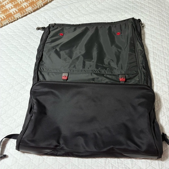 Tumi T-tech Tri-Fold Travel Garment Carryon Bag - Picture 7 of 14